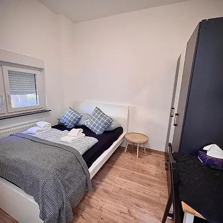 Easy Apartment *